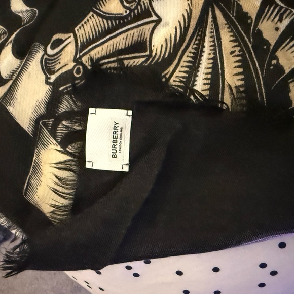 Burberry EKD Print Cashmere Large Square Scarf Brand New - Picture 2 of 10